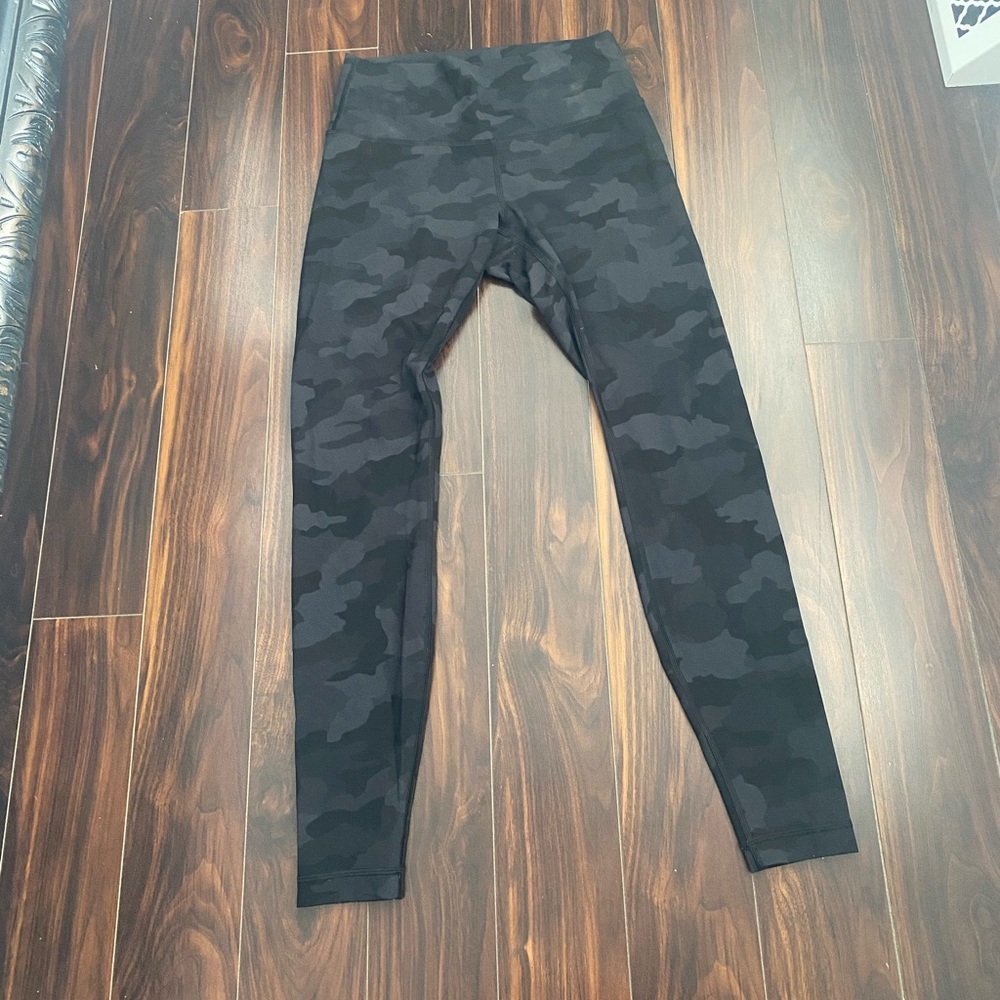 Camo print, Lululemon leggings.